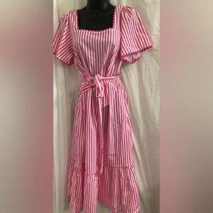 Pink white striped scalloped trim puff shoulders tiered hem dress size small new